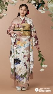 Vサンクの振袖-ベージュ|成人式の新作振袖ご紹介 VC-92