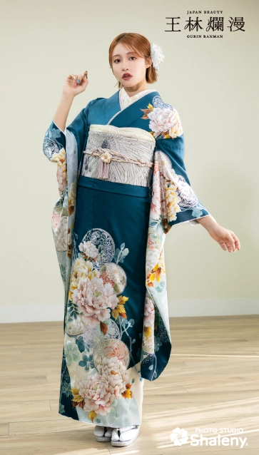 “王林爛漫”の振袖-青｜成人記念の新作振袖ご紹介　OR-328