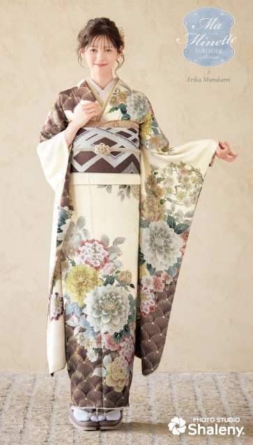 Ma Minette×村上愛花の振袖-ベージュ|ハタチ記念の新作振袖ご紹介　MAF-711