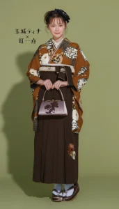“玉城ティナ×紅一点 ”の卒業式袴レンタル|卒業式の袴ご紹介 IN-52