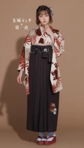 “玉城ティナ×紅一点 ”の卒業式袴レンタル|卒業式の袴ご紹介 IN-53