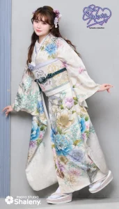 “Sakura(さくら)”ちゃんの振袖-白|ハタチ記念の新作振袖ご紹介　SAF-21