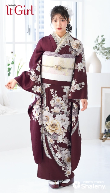 “代田萌花ちゃん”着用の振袖-赤｜成人記念の新作振袖ご紹介　IT-2609
